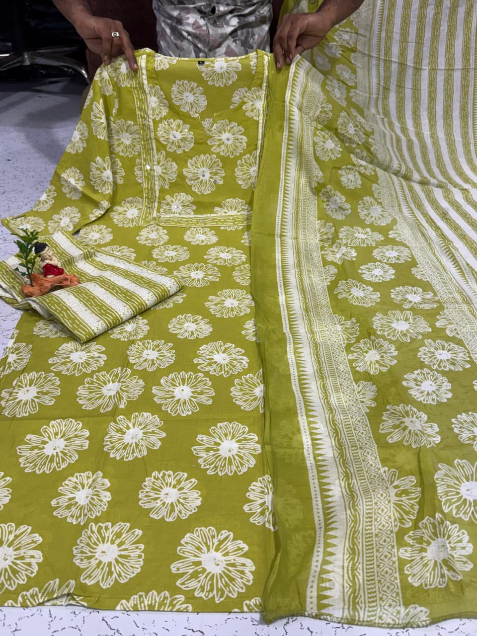 Green Floral Printed Pure Cotton Suit Set