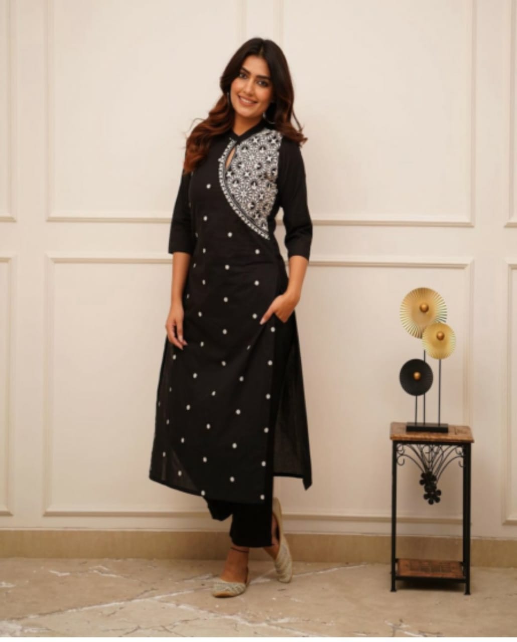 Black Kurta set, Embroidered Kurta set, Laadshop
