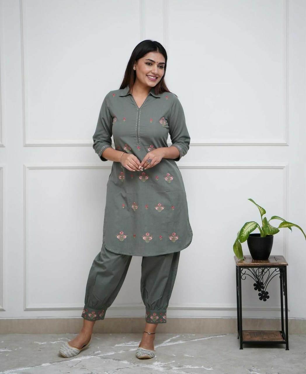 Grey co-ord set, embroidered, laadshop