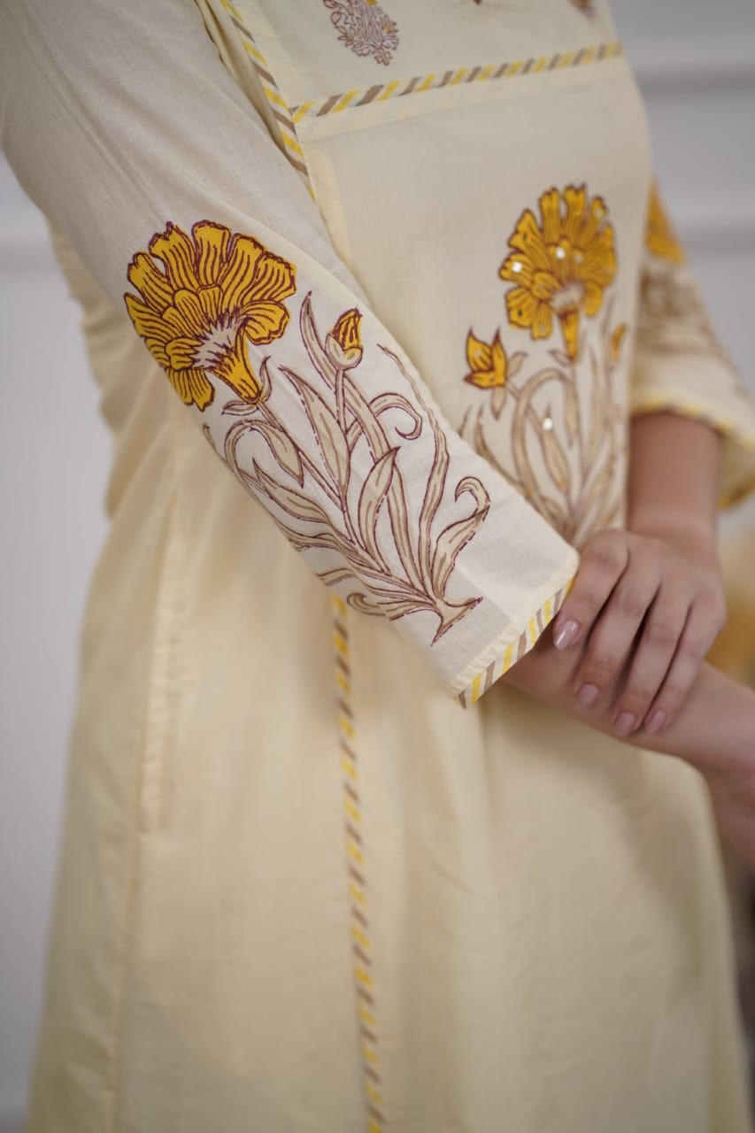 Elegant Light Yellow Cotton Dupatta Set