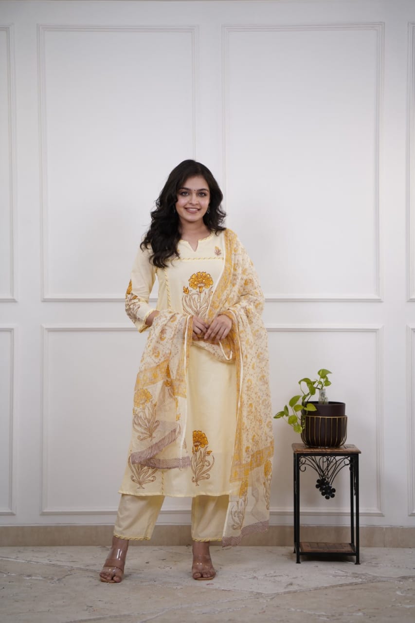 Elegant Light Yellow Cotton Dupatta Set