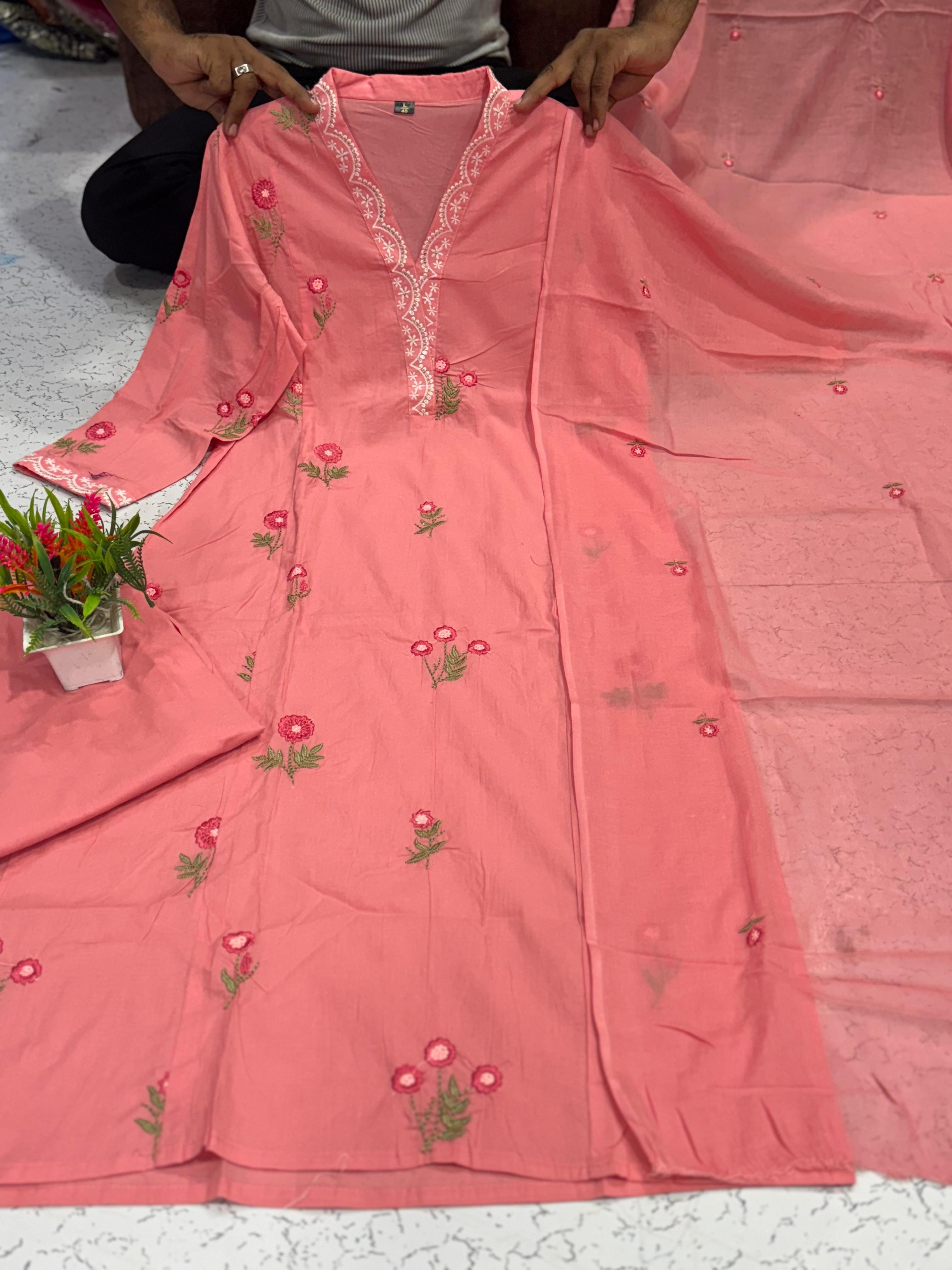 Peach Floral Embroidered Cotton Mal Kurta Set (3Pc) – Elegant Festive Collection