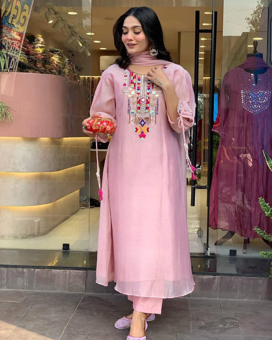 Pink Chanderi Embroidered Kurta Pant & Dupatta Set